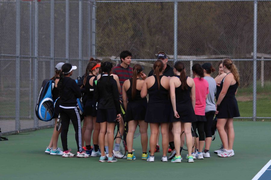 Varsity+Tennis+wins+against+Clio+6-3%2C+Loses+to+Holly+0-6+at+Regionals