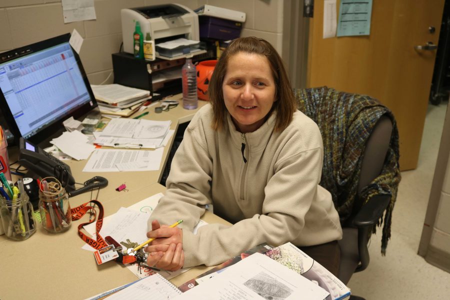 Biology teacher Christa Shulters returns ecology class