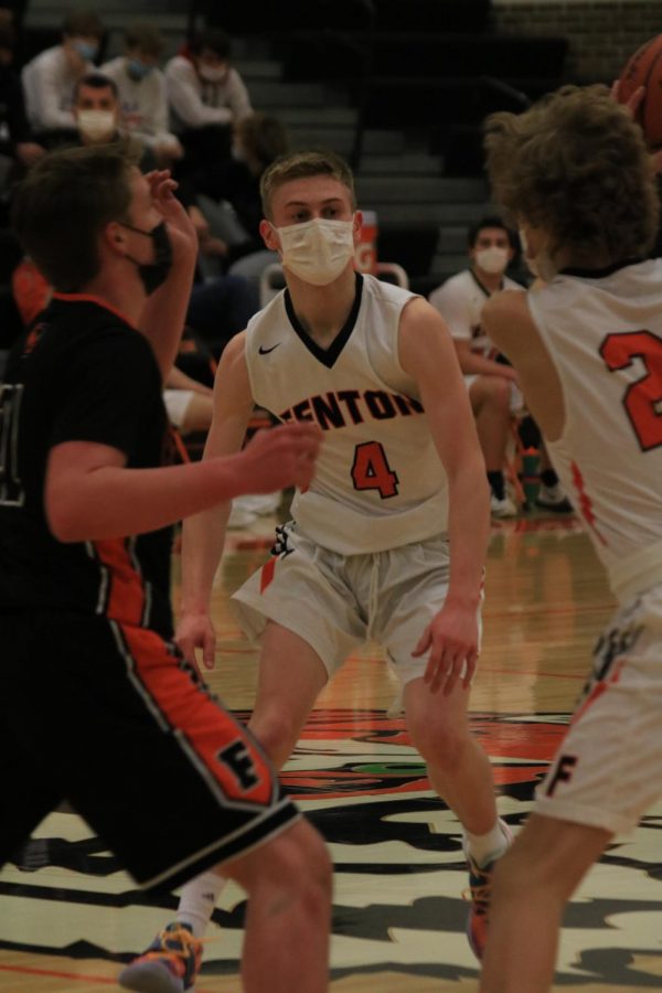 Freshman Rowan Derwin is ready to help his teammate make the pass in order to try and get a pint for the Fenton Tigers on March 15th, 2021 in the Fenton High School main gym. 