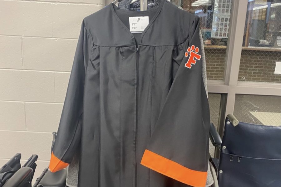 Opinion: Graduation gown design should be put to a vote