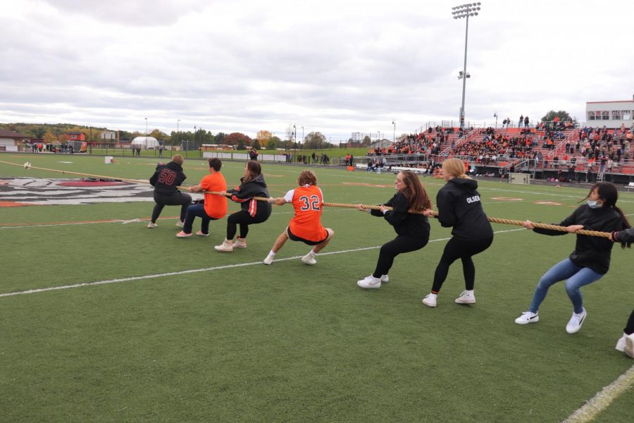Seniors are playing tug a war against the freshman at the pep assembly. On oct.22 the seniors lost against the freshman. 