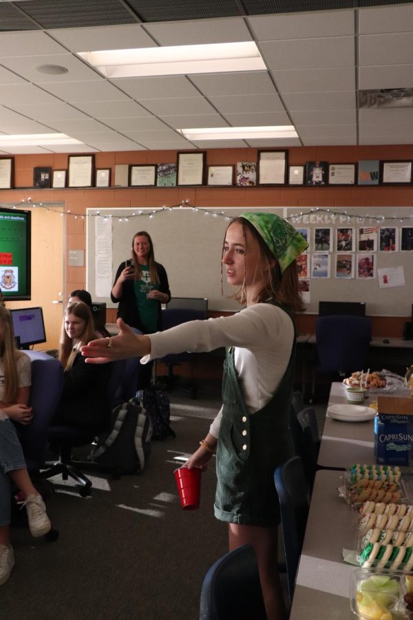 Photo Editor and senior Kiersten Lapa announces next years photo editors. On March 17, the Fentonian Staff had a St. Patricks Day party and celebrated next years leadership positions. 